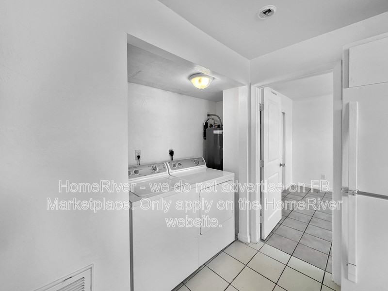 5467 2nd Ave - Photo 3 of 19