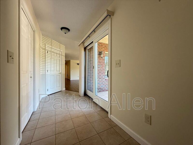 1465 S Lakeshore Dr #E2 - Photo 3 of 33