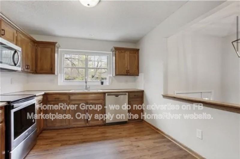 9108 Oak St - Photo 5 of 17