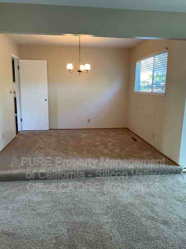 5655 Glen Haven Ct - Photo 3 of 31