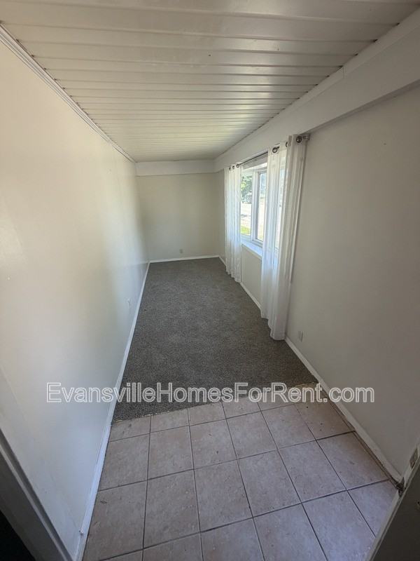 1008 Allens Ln - Photo 2 of 11