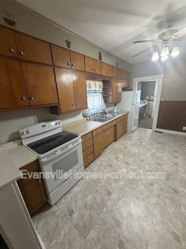 1008 Allens Ln - Photo 5 of 11