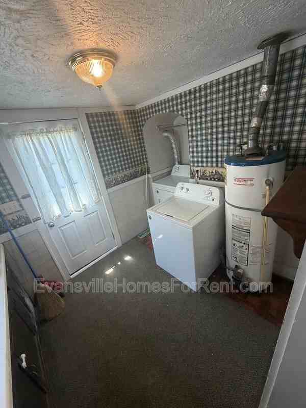 1008 Allens Ln - Photo 6 of 11