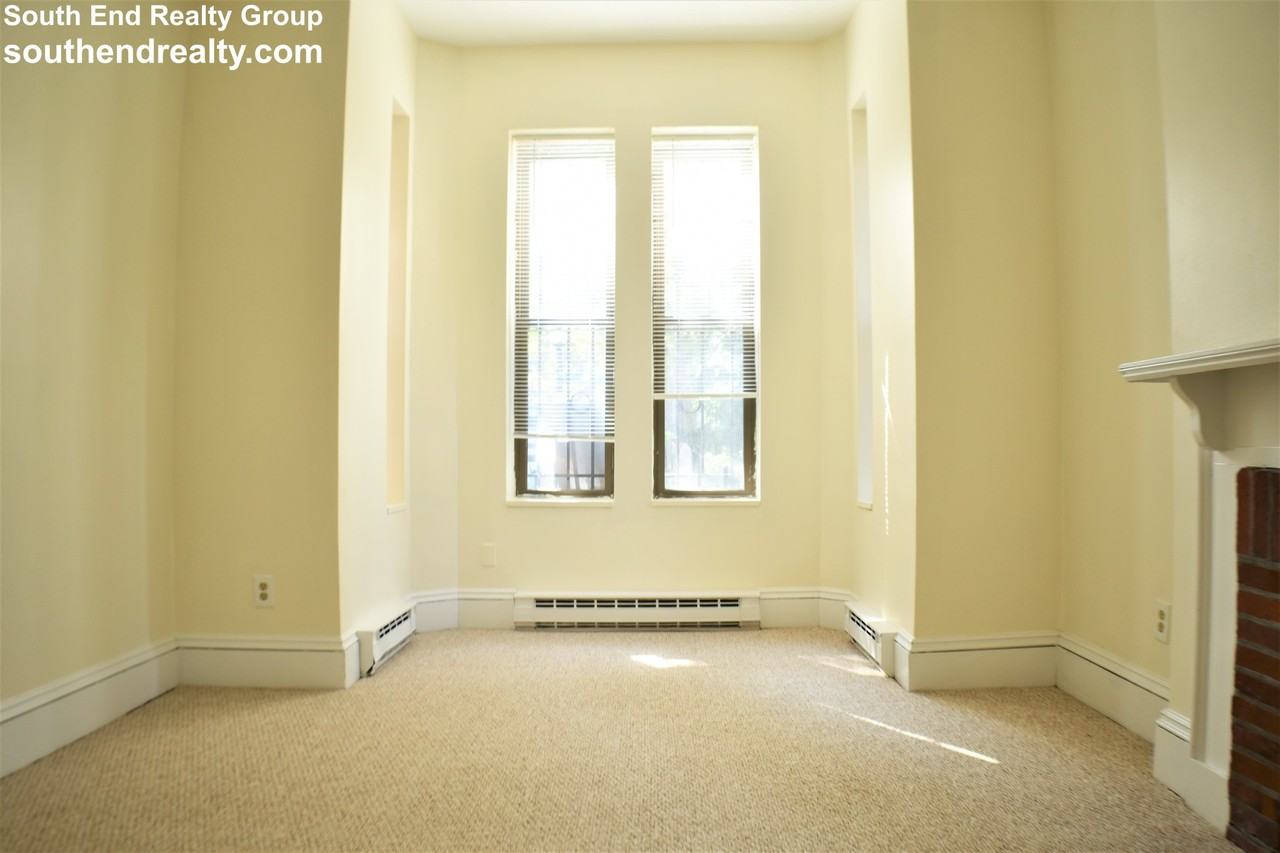 29/33 Wellington St. #102 - Photo 3 of 17