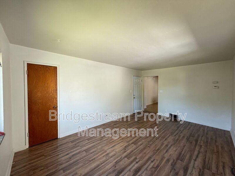68 Knecht Dr #3 - Photo 3 of 8