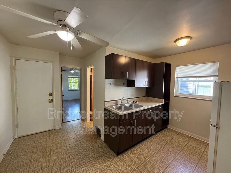 68 Knecht Dr #3 - Photo 5 of 8