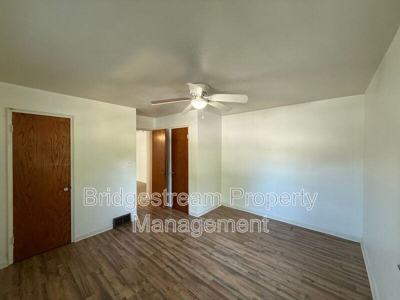 68 Knecht Dr #3 - Photo 7 of 8