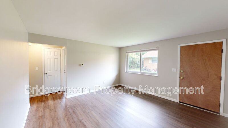 4920 Leeper St - Photo 4 of 11