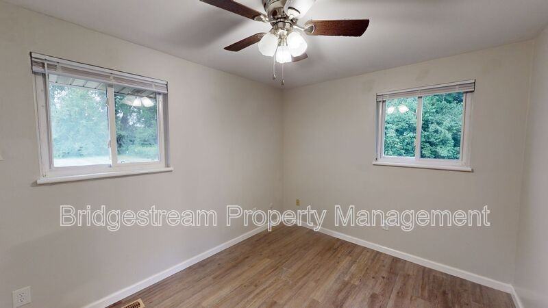 4920 Leeper St - Photo 6 of 11