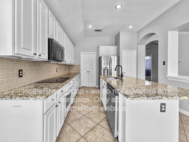 4909 Bellflower Way - Photo 3 of 19