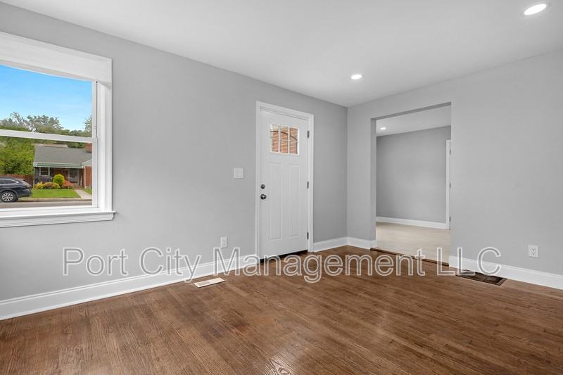 4902 Gilray Dr - Photo 5 of 24