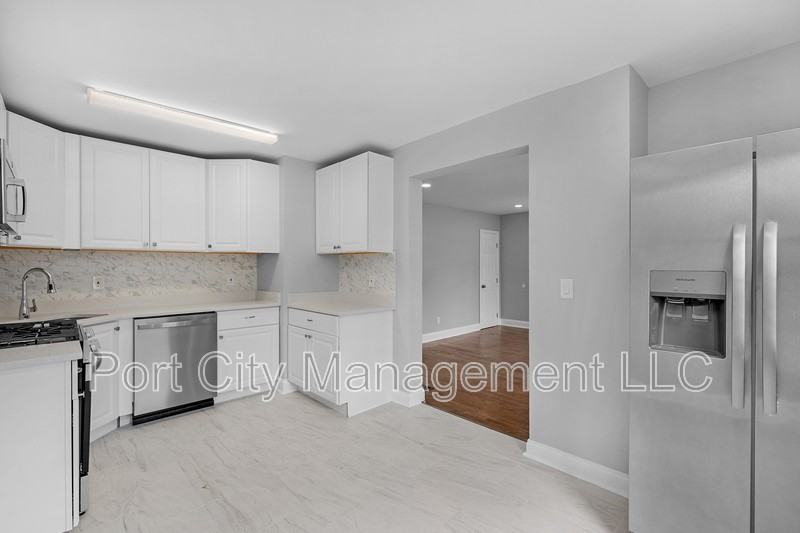 4902 Gilray Dr - Photo 7 of 24