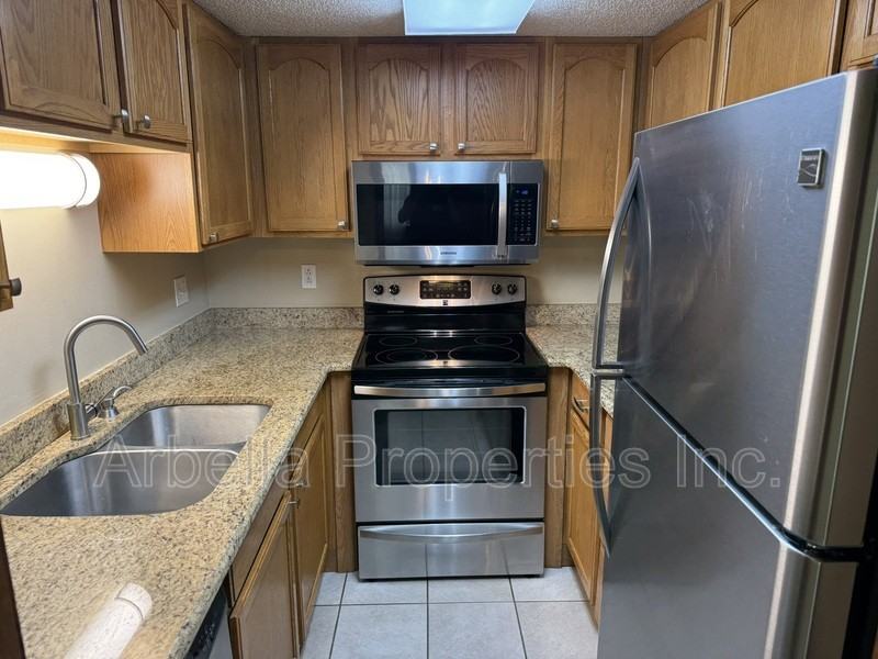 1608 Herrin Dr - Photo 6 of 20