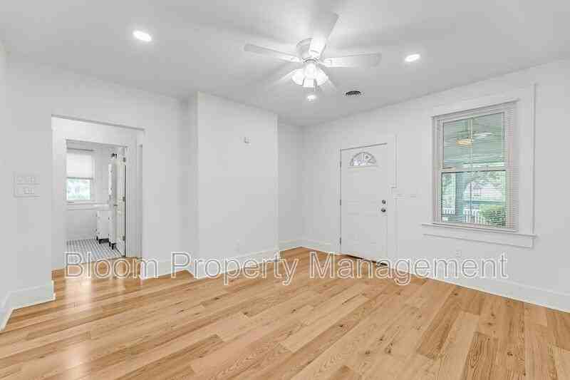 4672 Ohear Ave - Photo 6 of 40