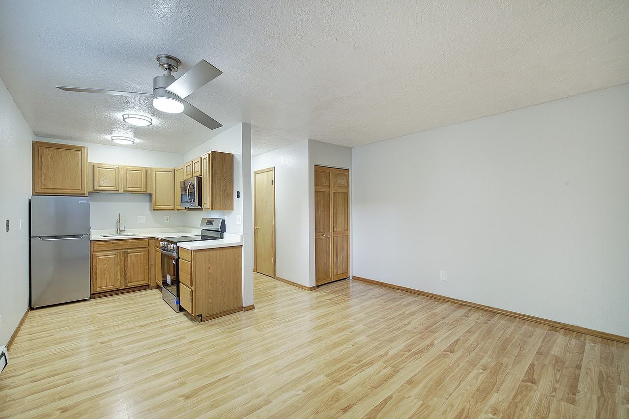 8500 Linden Ave N - Photo 4 of 20