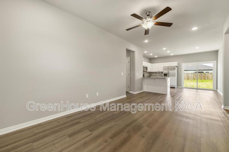 210 Williams Ct - Photo 2 of 24