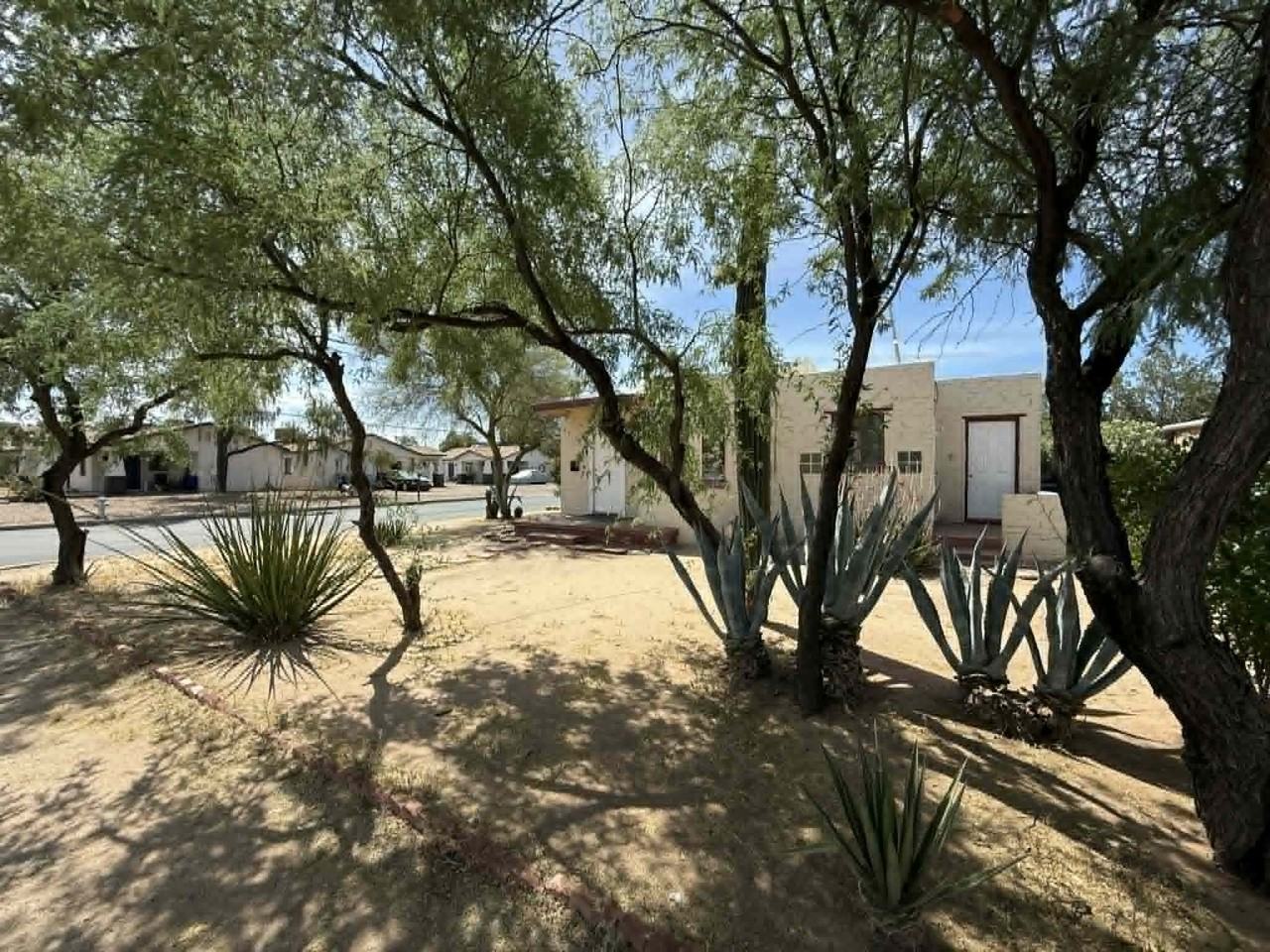 1209 // 3574 E. Bellevue Street - Photo 4 of 20