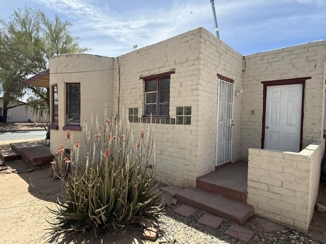 1209 // 3574 E. Bellevue Street - Photo 5 of 20