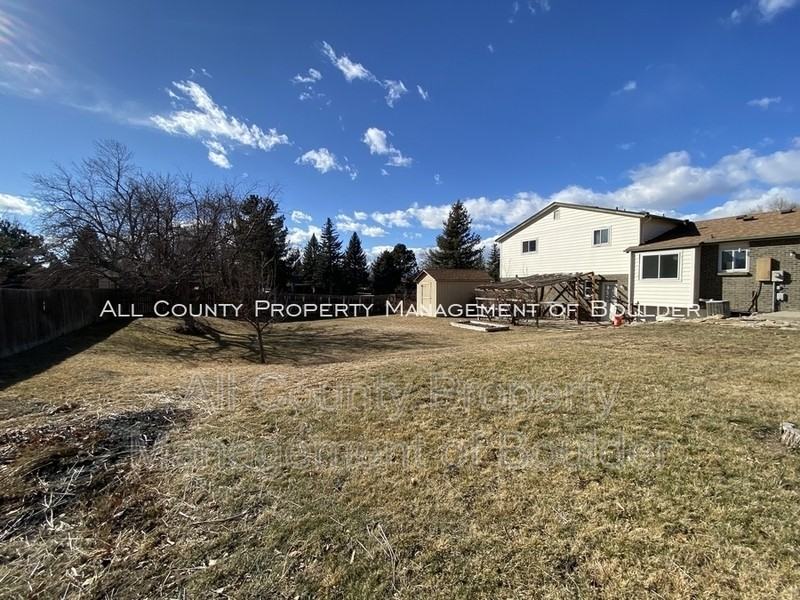 4786 Essex Cir - Photo 3 of 18