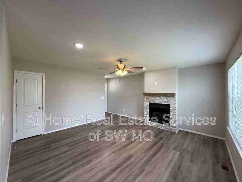 801 E Watermill Cir - Photo 2 of 16