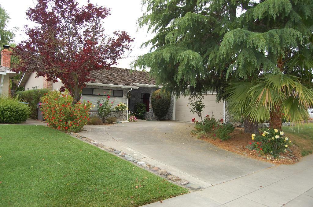 1523 Willowmont Ave - Photo 2 of 11