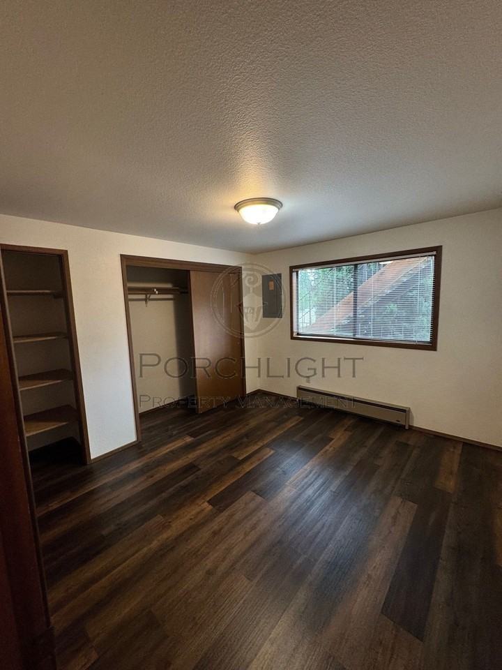 La Villa Apartments - Photo 6 of 50