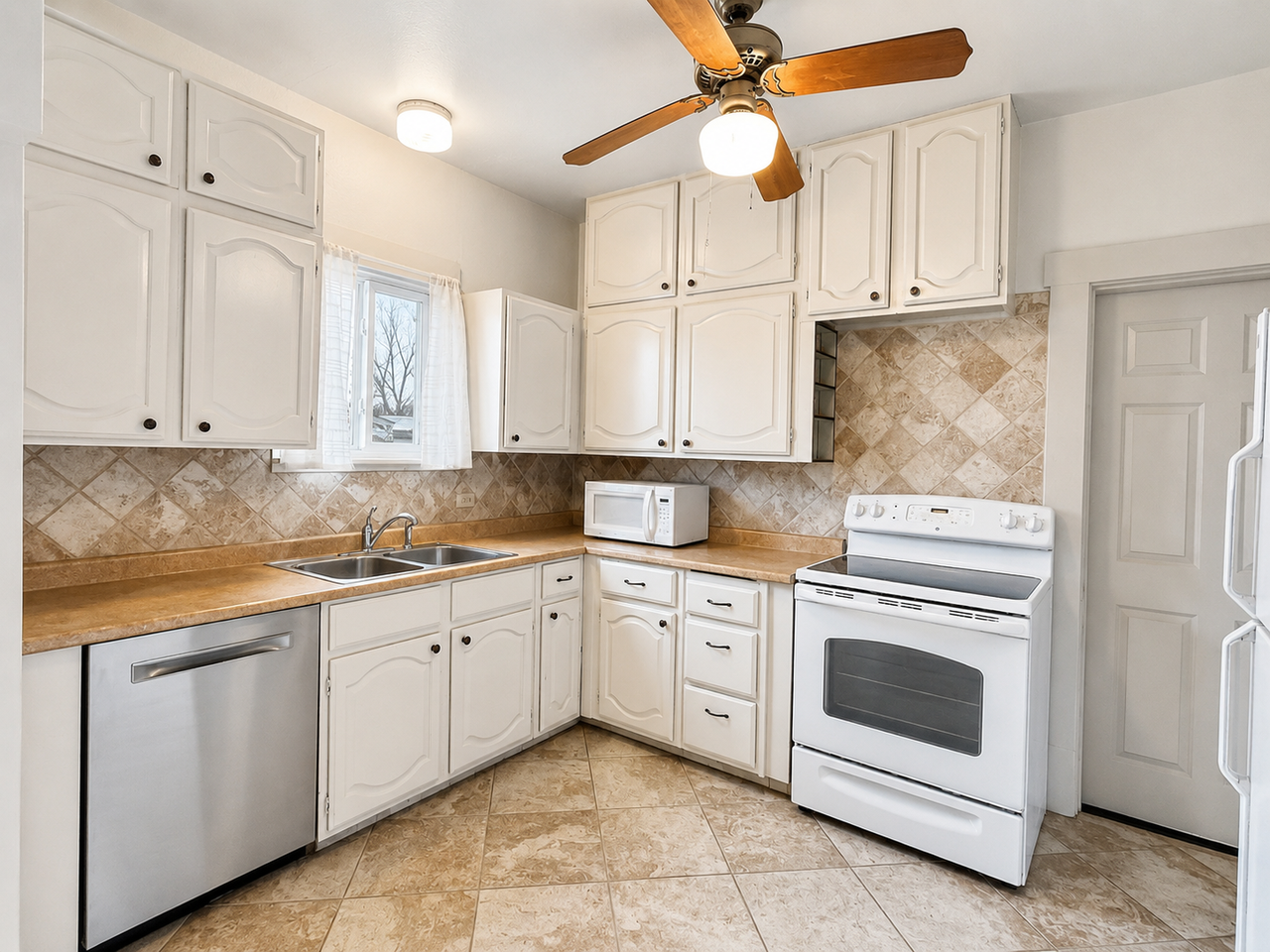 534 Park Street - Photo 3 of 20