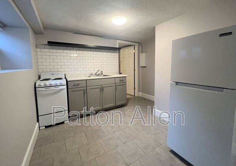 205 Hillside St #6 - Photo 5 of 8