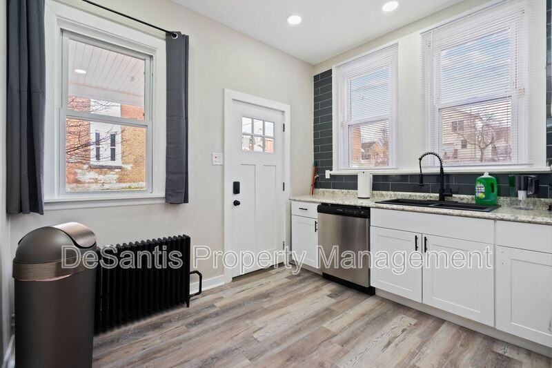 3220 Juliet St #2 - Photo 4 of 23