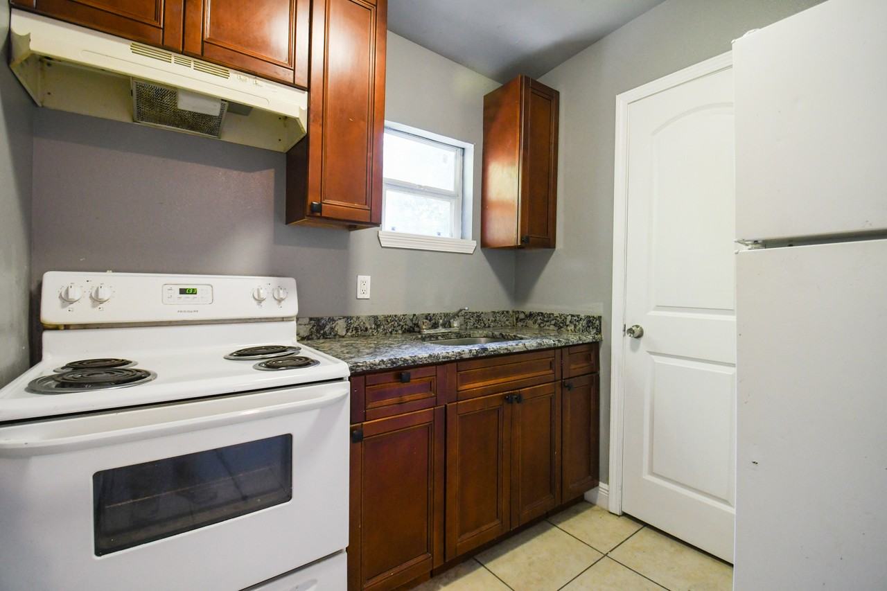 3613 Iberville Street - Photo 5 of 7