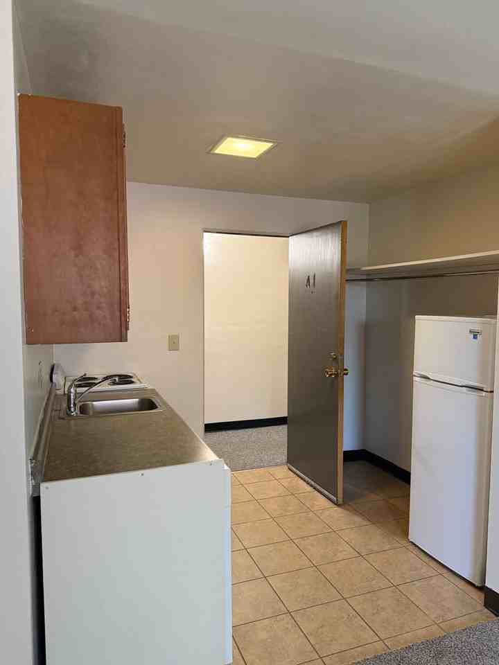 502 E Main St - Photo 4 of 15