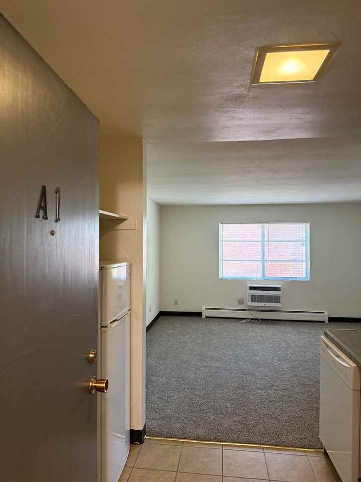 502 E Main St - Photo 5 of 15