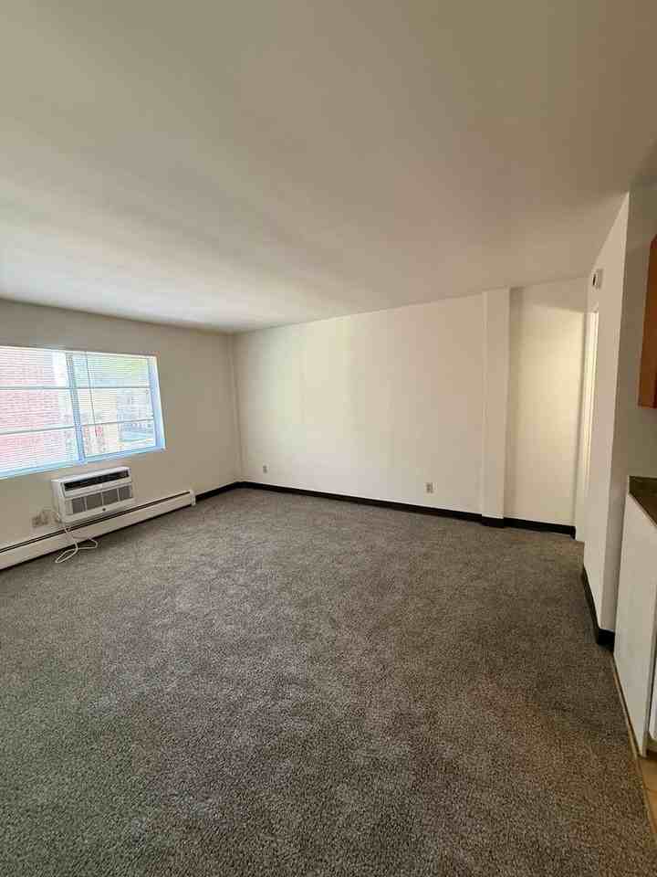502 E Main St - Photo 6 of 15