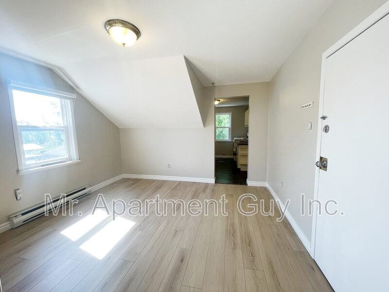 139 Church St #3 - Photo 5 of 7