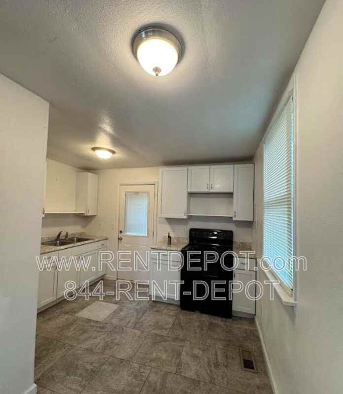1621 Rheinhardt Ave - Photo 4 of 8