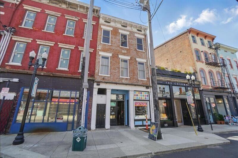 107 W Elder St #B - Photo 3 of 18