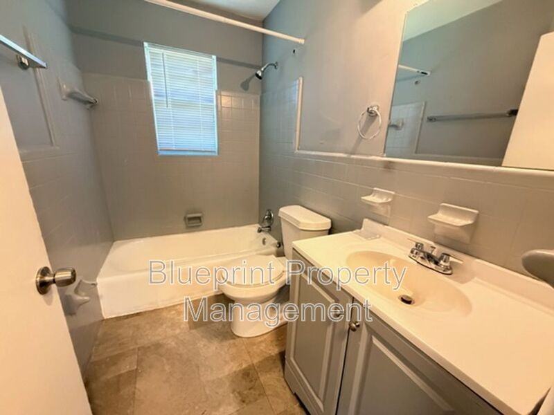737 47th St N #A - Photo 6 of 8