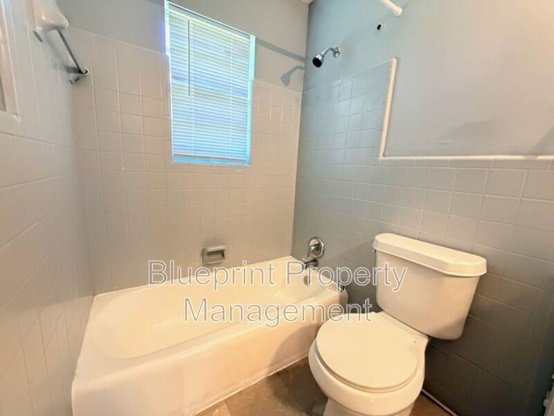 737 47th St N #A - Photo 7 of 8
