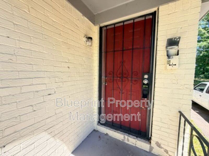 737 47th St N #B - Photo 6 of 6