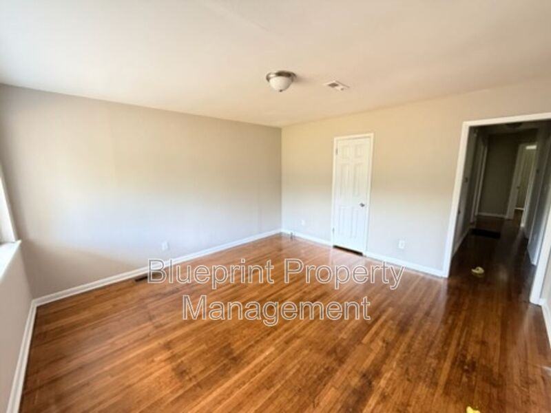 3736 Oak Ave Sw - Photo 2 of 9