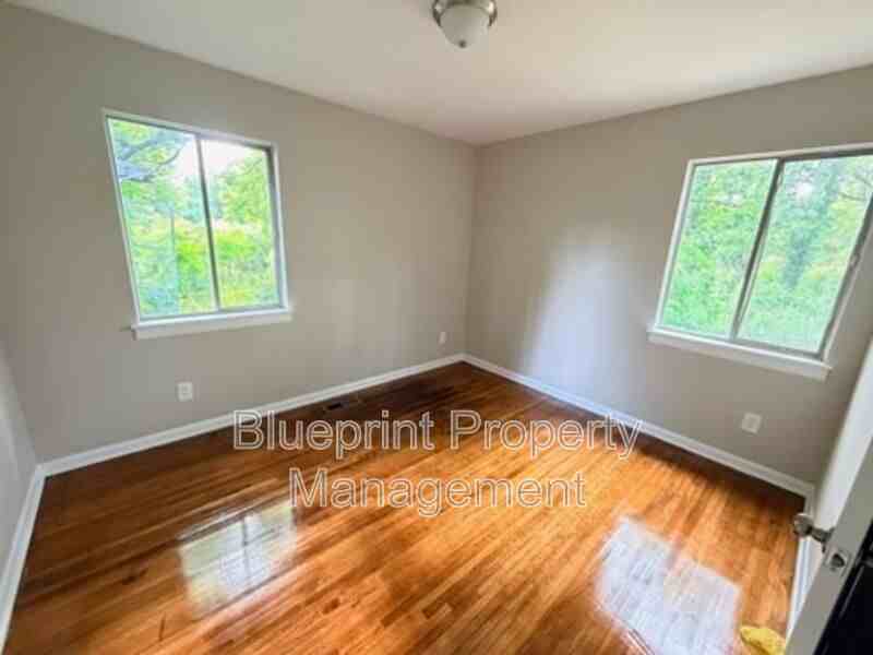 3736 Oak Ave Sw - Photo 4 of 9