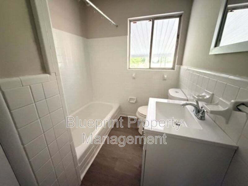 3736 Oak Ave Sw - Photo 7 of 9