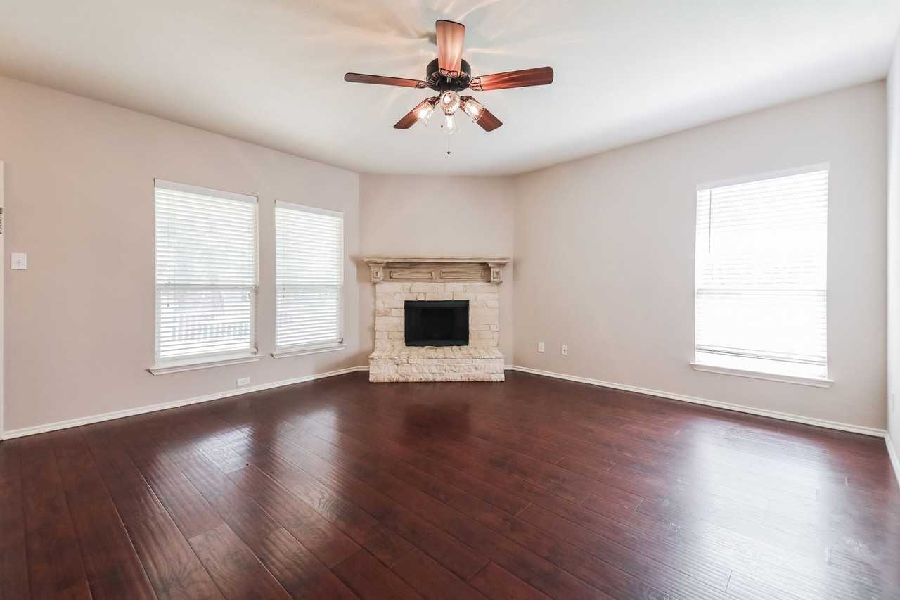 9915 Wethers Field Cir - Photo 2 of 17