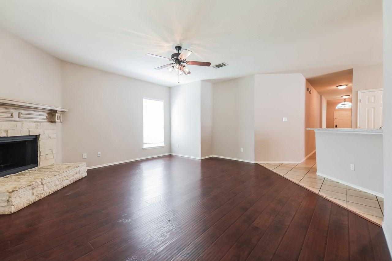 9915 Wethers Field Cir - Photo 3 of 17