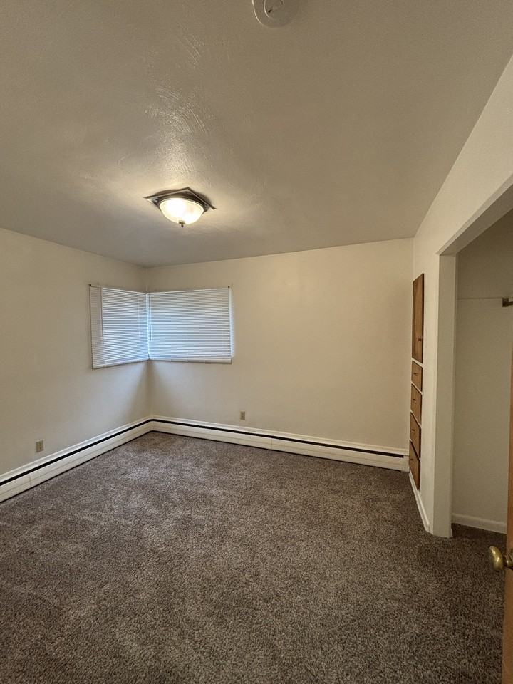 431 Abbot Road - Photo 5 of 49