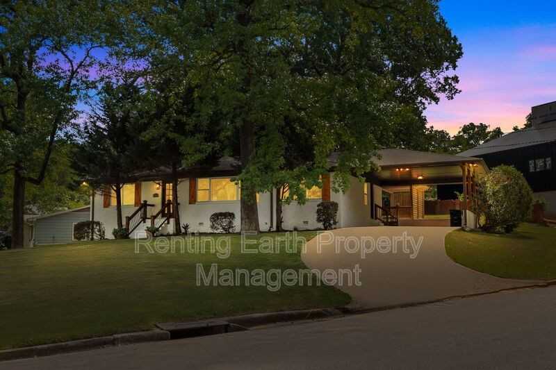 4501 Linpark Dr - Photo 2 of 32