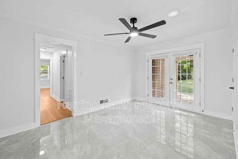 4501 Linpark Dr - Photo 7 of 32