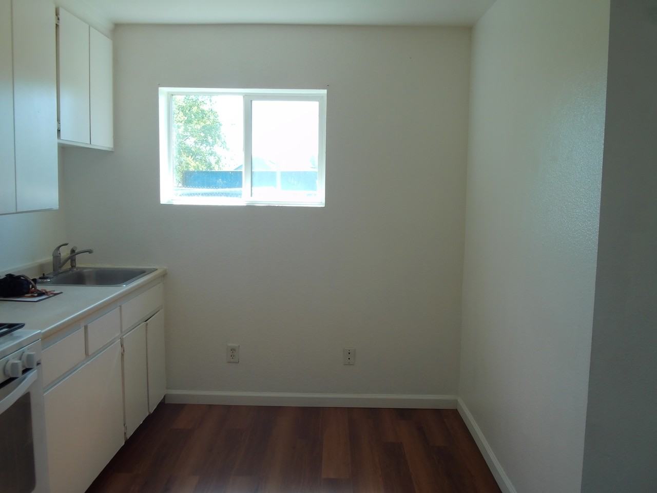 5702 Lindhurst Avenue - Photo 6 of 10