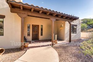 featured image of 3901 N Vista De La Cima