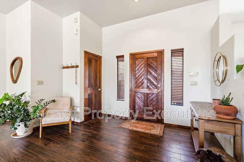 3901 N Vista De La Cima - Photo 2 of 44